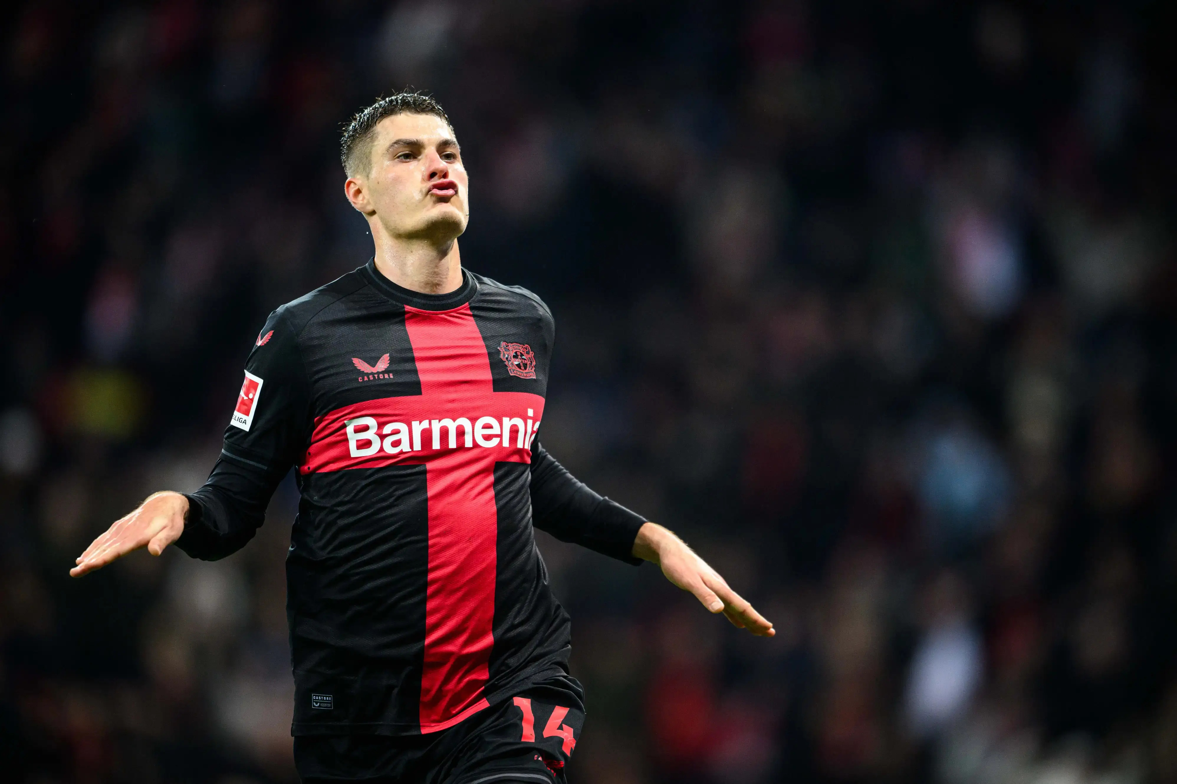 包含从拜仁慕尼黑赛后扳平良机到摩纳哥冲刺阶段复出首秀，勒沃库森主帅复盘备战欧联的词条