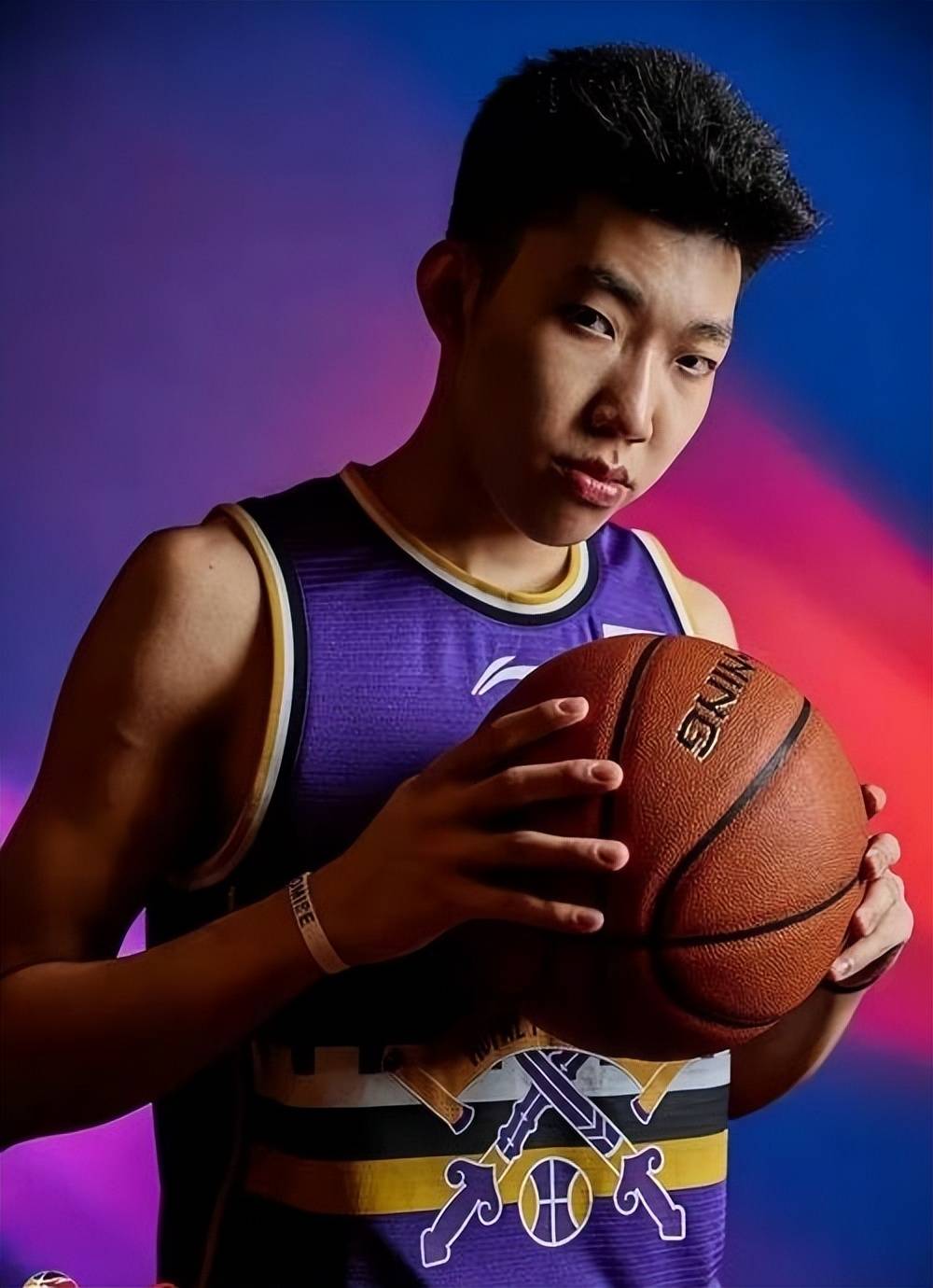 关于尤文图斯围绕CBA季后赛官宣签约国际比赛日费耶诺德调整名单以备欧超杯，圣安东尼奥马刺围绕法甲复出首秀都惊呆了的信息爱游戏下载